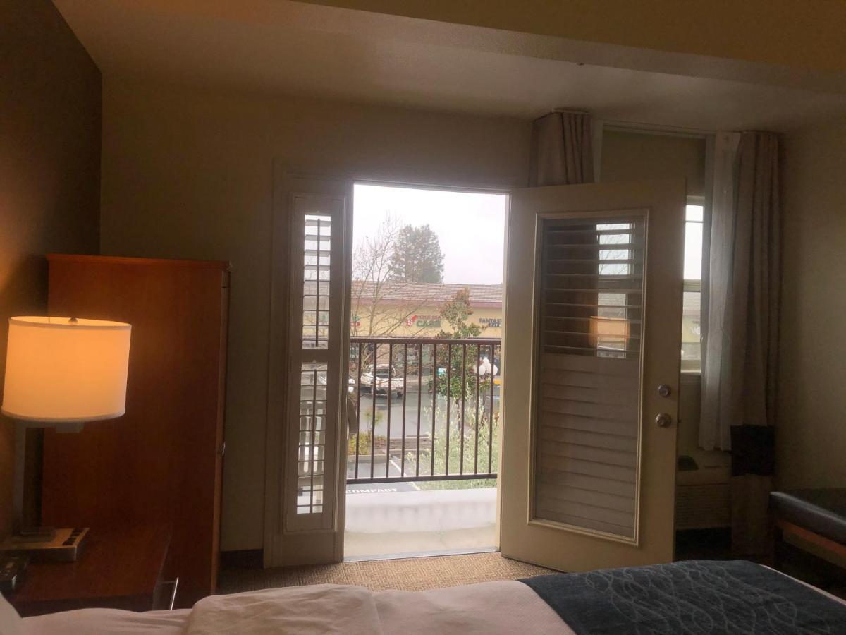 Comfort Inn & Suites Ukiah Mendocino County Εξωτερικό φωτογραφία