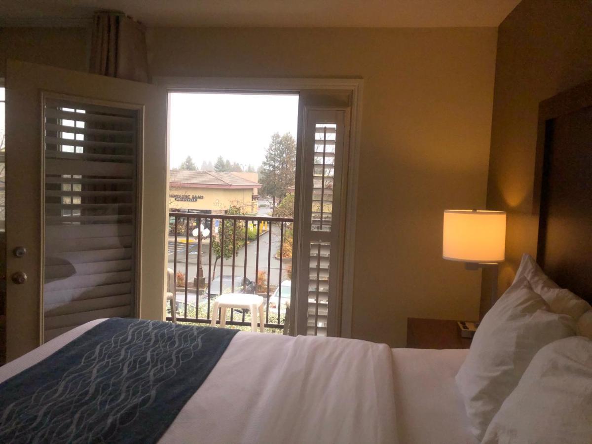 Comfort Inn & Suites Ukiah Mendocino County Εξωτερικό φωτογραφία